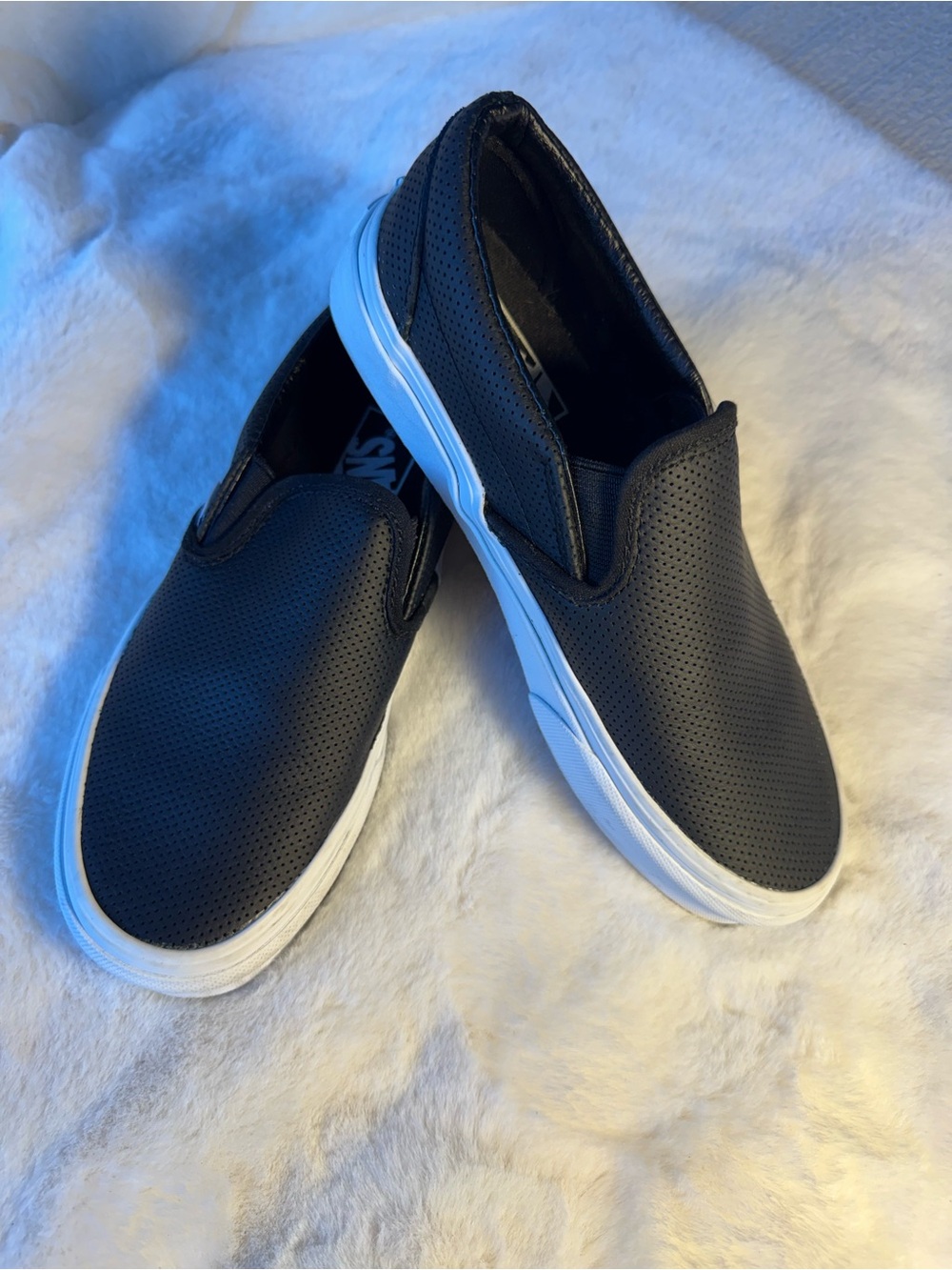 Vans Women’s or Men’s Classic Black Slip-On Casual Sneakers - Size 6
